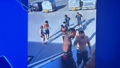 GOLIŠAVI NA PISTI: Pokvarena klimatizacija u avionu zaustavila fudbalere Monaka na putu ka Belgiji GOLIŠAVI NA PISTI: Pokvarena klimatizacija u avionu zaustavila fudbalere Monaka na putu ka Belgiji
