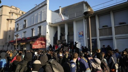 POLICIJA RAZBIJA BLOKADE U FRANCUSKOJ: Uhapšene desetine demonstranata