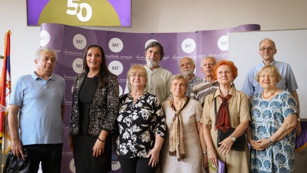 ЗЛАТНЕ ДИПЛОМЕ ЗА СТАРЕ ЂАКЕ: У Математичкој гимназији облежено пола века од матуре генерациja 1965-1974