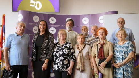 ZLATNE DIPLOME ZA STARE ĐAKE: U Matematičkoj gimnaziji obleženo pola veka od mature generacija 1965-1974 ZLATNE DIPLOME ZA STARE ĐAKE: U Matematičkoj gimnaziji obleženo pola veka od mature generacija 1965-1974