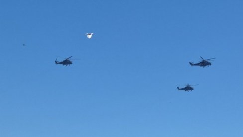 HELIKOPTERI VOJSKE SRBIJE NA NEBU BEOGRADA: Sve je spremno za vojnu vežbu Snaga jedinstva 2025 (VIDEO) HELIKOPTERI VOJSKE SRBIJE NA NEBU BEOGRADA: Sve je spremno za vojnu vežbu Snaga jedinstva 2025 (VIDEO)