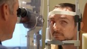 Bio je slep 20 godina, a onda su mu izvadili zub i - progledao je! Majstorija čuvenog doktora (VIDEO)