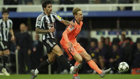 ФИКС ДАНА: Свраке рутински одрађују посао пред пуним трибинама Сент Џејмсис парка