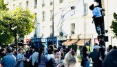 LOPTA JE SADA U POLJU PREMIJERA: Sindikati postavili ultimatum vladi u Francuskoj LOPTA JE SADA U POLJU PREMIJERA: Sindikati postavili ultimatum vladi u Francuskoj