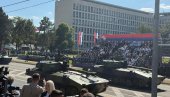 УРЛАЈУ ЗА ДОМ СПРЕМНИ, СКЛАПАЈУ САВЕЗЕ С АЛБАНЦИМА АЛИ ИМ СМЕТА СРПСКА ВОЈСКА: Њихови савези с Приштином нису претња,а српска парада јесте УРЛАЈУ ЗА ДОМ СПРЕМНИ, СКЛАПАЈУ САВЕЗЕ С АЛБАНЦИМА АЛИ ИМ СМЕТА СРПСКА ВОЈСКА: Њихови савези с Приштином нису претња,а српска парада јесте