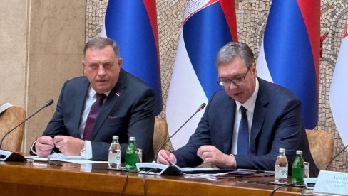 ВУЧИЋ И ДОДИК ПОСЛЕ СЕДНИЦЕ САВЕТА ЗА САРАДЊУ СРБИЈЕ И РЕПУБЛИКЕ СРПСКЕ Велико обећање: Увек ћемо бити уз свој народ
