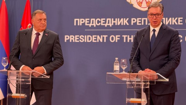 ВУЧИЋ И ДОДИК ПОСЛЕ СЕДНИЦЕ САВЕТА ЗА САРАДЊУ СРБИЈЕ И РЕПУБЛИКЕ СРПСКЕ Велико обећање: Увек ћемо бити уз свој народ ВУЧИЋ И ДОДИК ПОСЛЕ СЕДНИЦЕ САВЕТА ЗА САРАДЊУ СРБИЈЕ И РЕПУБЛИКЕ СРПСКЕ Велико обећање: Увек ћемо бити уз свој народ