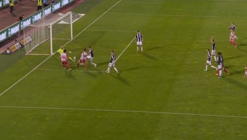 MRTAV UGAO? PA, ŠTA! Ovako je Zvezda došla do duplo veće prednosti u 177. večitom derbiju (VIDEO) MRTAV UGAO? PA, ŠTA! Ovako je Zvezda došla do duplo veće prednosti u 177. večitom derbiju (VIDEO)