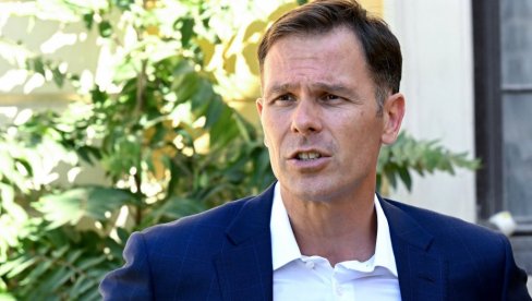 RUŠEVINE GENERALŠTABA STOJE VEĆ 25 GODINA Mali: Šta biste vi želeli? Da ruševine stoje još 25 godina?