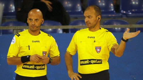 SKANDAL KAKAV SRPSKI SPORT NE PAMTI! Direktor Vojvodine davio sudiju, arbitar izneo jezive detalje SKANDAL KAKAV SRPSKI SPORT NE PAMTI! Direktor Vojvodine davio sudiju, arbitar izneo jezive detalje