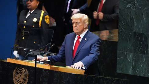 ПЕХОВИ СЕ (НЕ)ДЕШАВАЈУ СЛУЧАЈНО: Зашто је Трамп морао пешке у УН ПЕХОВИ СЕ (НЕ)ДЕШАВАЈУ СЛУЧАЈНО: Зашто је Трамп морао пешке у УН