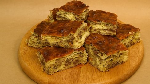 JEDNOSTAVNA PITA SA MLEVENIM MESOM: Idealna za doručak - Korak po korak do savršenog ukusa! JEDNOSTAVNA PITA SA MLEVENIM MESOM: Idealna za doručak - Korak po korak do savršenog ukusa!