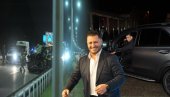 ОБЈАВЉЕН СНИМАК: Дарко Лазић поново у ауту 8 дана после судара (ФОТО) ОБЈАВЉЕН СНИМАК: Дарко Лазић поново у ауту 8 дана после судара (ФОТО)