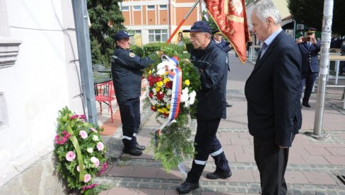 СПОМЕН НА ХЕРОЈСТВО: Чланови ДВД Краљево пригодно обележили свој Дан – 27. септембар СПОМЕН НА ХЕРОЈСТВО: Чланови ДВД Краљево пригодно обележили свој Дан – 27. септембар