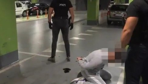 UHAPŠEN ADEL KABAŠ ZVANI DASTA U BEOGRADU: Tereti se za ubistvo u Sarajevu (VIDEO) UHAPŠEN ADEL KABAŠ ZVANI DASTA U BEOGRADU: Tereti se za ubistvo u Sarajevu (VIDEO)