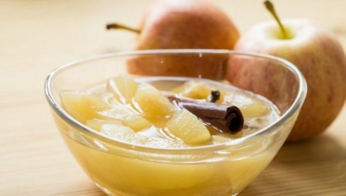 ЗИМНИЦА КОЈА МИРИШЕ НА УШУШКАНУ ЈЕСЕН: Рецепт за компот од јабука и крушака ЗИМНИЦА КОЈА МИРИШЕ НА УШУШКАНУ ЈЕСЕН: Рецепт за компот од јабука и крушака