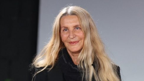 ТАЈНА МЛАДОЛИКОГ ИЗГЛЕДА ВЕРИЦЕ РАКОЧЕВИЋ: Избацила је 6 ствари из исхране, а сваки дан ради вежбе за лице ТАЈНА МЛАДОЛИКОГ ИЗГЛЕДА ВЕРИЦЕ РАКОЧЕВИЋ: Избацила је 6 ствари из исхране, а сваки дан ради вежбе за лице