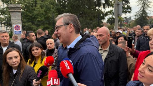 ВУЧИЋ СА НАРОДОМ У ОБРЕНОВЦУ: Вечерас их пумпа 3.500 у целој Србији - готова је та прича одавно, сада је све до нас, а ништа до њих!