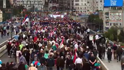 МОЋНА ПОРУКА СЛОБОДНИХ ГРАЂАНА: Тражимо смену руководства РТС! Није српски ћутати (ВИДЕО)