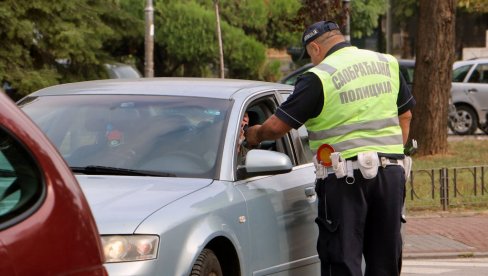 МУП: Контролисано 400 аутобуса и 3.500 теретних возила, откривено 155 прекршаја