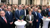 PRISUSTVUJE I PREDSEDNIK VUČIĆ: Prijem povodom Nacionalnog dana Kine u Beogradu (FOTO) PRISUSTVUJE I PREDSEDNIK VUČIĆ: Prijem povodom Nacionalnog dana Kine u Beogradu (FOTO)
