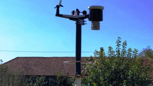 UDRUŽENJE PARAĆIN METEO KUPILO JOŠ DEVET AUTOMATSKIH MERNIH STANICA   Čitava opština prati (ne)vreme