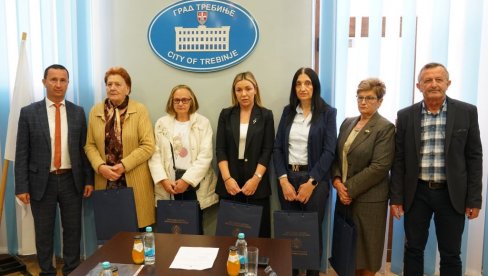 У ТРЕБИЊУ ОБЕЛЕЖЕН 1. ОКТОБАР ДАН ПОЧЕТКА ОДБРАМБЕНО-ОТАЏБИНСКОГ РАТА: Вечно сећање на јунаке У ТРЕБИЊУ ОБЕЛЕЖЕН 1. ОКТОБАР ДАН ПОЧЕТКА ОДБРАМБЕНО-ОТАЏБИНСКОГ РАТА: Вечно сећање на јунаке