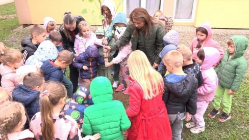 DAROVALI LIPR: Šumari u lozničkom vrtiću Bambi