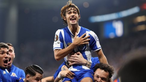 NIKO NE MOŽE DA IM DA GOL: Odbrana Porta funkcioniše savršeno NIKO NE MOŽE DA IM DA GOL: Odbrana Porta funkcioniše savršeno