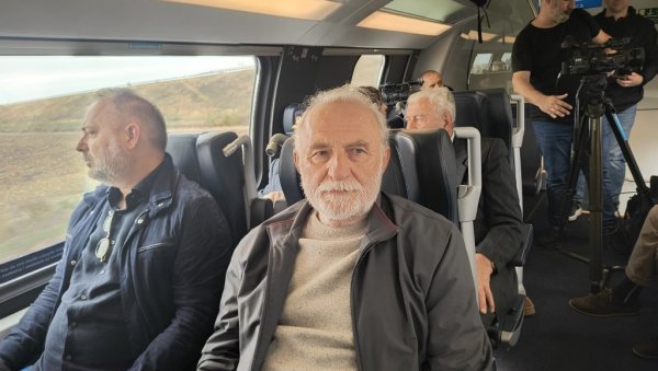 ГЛУМАЦ ЛАЗАР РИСТОВСКИ У БРЗОМ ВОЗУ ЗА СУБОТИЦУ: Мој покојни отац је градио пруге, ово путовање за мене има емоционални значај
