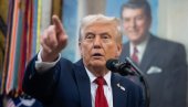 ФОТОГРАФИЈА ТРАМПА БЕЗ ШМИНКЕ: Неверица - други човек без наранџасте боје! Светска вирала (ФОТО)