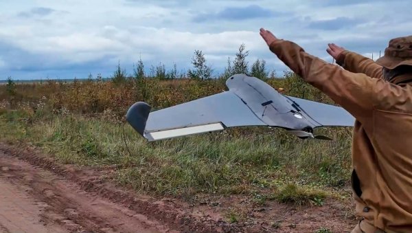 ИТАЛИЈАНИ ЗАБРИНУТИ: Експлозије око воза и артиљеријска ватра из композиције којим су се враћали из Кијева