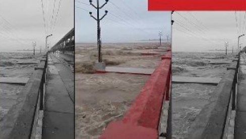 ОЛУЈА ИЗАЗВАЛА ПОТПУНИ ХАОС: Поплаве и клизишта односе све пред собом - има мртвих (ВИДЕО) ОЛУЈА ИЗАЗВАЛА ПОТПУНИ ХАОС: Поплаве и клизишта односе све пред собом - има мртвих (ВИДЕО)