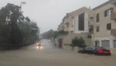 U KOMŠILUKU HAOTIČNO Izdato hitno upozorenje: Budite spremni na rizik od povreda... U KOMŠILUKU HAOTIČNO Izdato hitno upozorenje: Budite spremni na rizik od povreda...