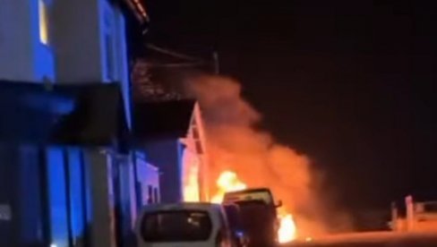 OVO JE ZLOČIN IZ MRŽNJE Napadnuta džamija u Engleskoj - pojavili se dramatični snimci (VIDEO) OVO JE ZLOČIN IZ MRŽNJE Napadnuta džamija u Engleskoj - pojavili se dramatični snimci (VIDEO)