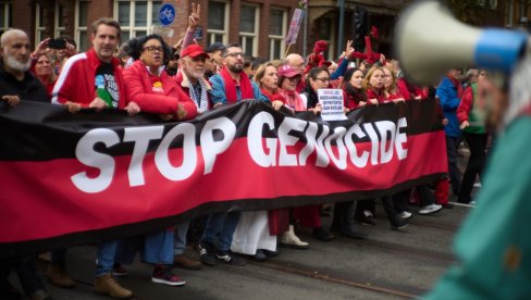 EVROPA SE TRESE: Stotine hiljada ljudi širom Evrope na protestima u znak podrške Gazi, 500.000 ljudi u Istanbulu EVROPA SE TRESE: Stotine hiljada ljudi širom Evrope na protestima u znak podrške Gazi, 500.000 ljudi u Istanbulu