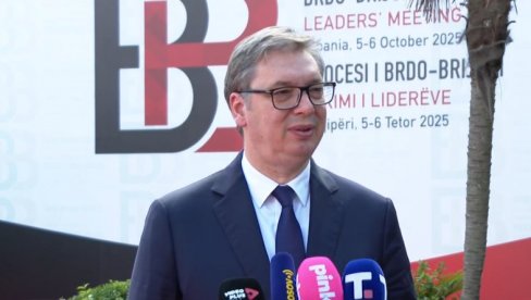 BILO JE NESUGLASICA IZMEĐU OSMANI I MENE Vučić: Obavestio sam ih sve da je u Srbiji otvorena najbrža pruga, pošto u medijima toga nema BILO JE NESUGLASICA IZMEĐU OSMANI I MENE Vučić: Obavestio sam ih sve da je u Srbiji otvorena najbrža pruga, pošto u medijima toga nema