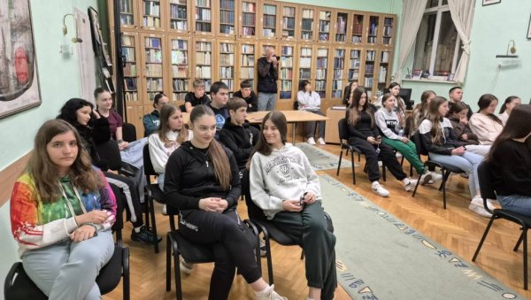 ВОЛОНТЕРИЗАМ ВАЖАН ЗА МЛАДЕ: Дом омладине Вршац промовише свој Волонтерски центар ВОЛОНТЕРИЗАМ ВАЖАН ЗА МЛАДЕ: Дом омладине Вршац промовише свој Волонтерски центар