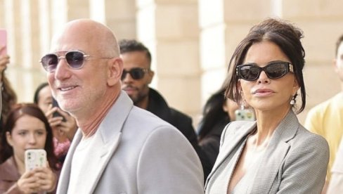 ZAŠTO SE CEO SVET SMEJE DŽEFU BEZOSU I LOREN SANČEZ? Prošetali Parizom modno usklađeni ali jedan detalj je svima zapao za oko! ZAŠTO SE CEO SVET SMEJE DŽEFU BEZOSU I LOREN SANČEZ? Prošetali Parizom modno usklađeni ali jedan detalj je svima zapao za oko!