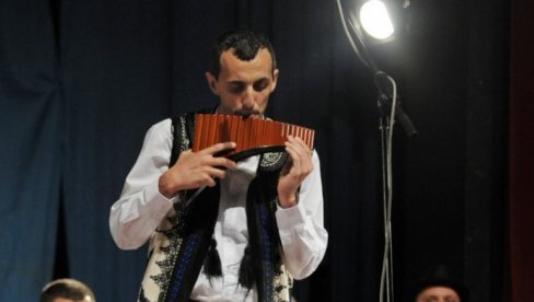 AJMO BABO NA ROGALJ: Gestival tradicionalnih instrumenata u Zrenjaninu
