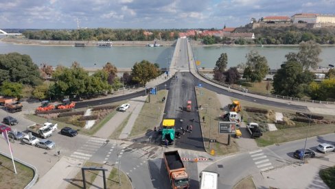 VARADINSKI MOST PONOVO PROHODAN OD ČETVRTKA: Završena uvodna faza radova na mostu preko Dunava koji povezuje Novi Sad i Petrovaradin VARADINSKI MOST PONOVO PROHODAN OD ČETVRTKA: Završena uvodna faza radova na mostu preko Dunava koji povezuje Novi Sad i Petrovaradin