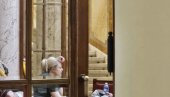 SRAMNA SLIKA IZ SKUPŠTINE: Žaklina pravi frizeraj od parlamenta - neviđena bruka SRAMNA SLIKA IZ SKUPŠTINE: Žaklina pravi frizeraj od parlamenta - neviđena bruka