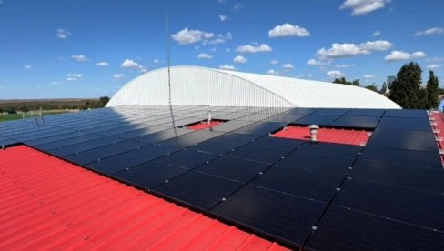 SOLARNA ELEKTRANA NA SPORTSKOJ DVORANI DUŠAN SILNI: Srpska Crnja u Banatu u značajnom iskoraku ka energetski efikasnijoj i ekološki održivoj