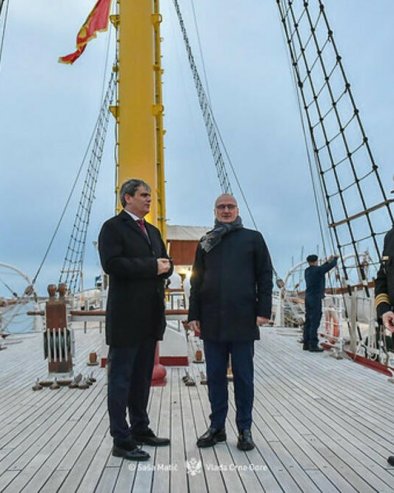ЗАГРЕБ НИЖЕ УЦЕНЕ: Шта садржи нова, трећа дипломатска нота, коју је Хрватска упутила Црној Гори ЗАГРЕБ НИЖЕ УЦЕНЕ: Шта садржи нова, трећа дипломатска нота, коју је Хрватска упутила Црној Гори