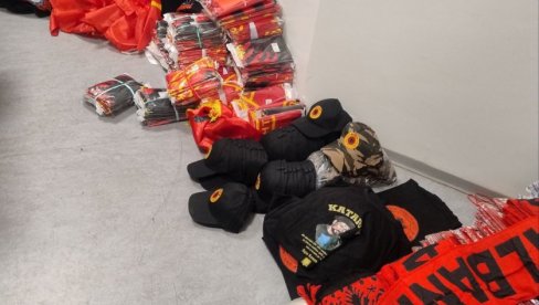 POGLEDAJTE: Evo šta je sve policija zaplenila u kombiju Albanca pred utakmicu u Leskovcu (FOTO)
