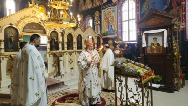 РУСКА ЦРКВА ИЗДИГНУТА ИЗ ПЕПЕЛА: Светом литургијом обележен дан Храма Светог Јована Богослова у Белој Цркви РУСКА ЦРКВА ИЗДИГНУТА ИЗ ПЕПЕЛА: Светом литургијом обележен дан Храма Светог Јована Богослова у Белој Цркви