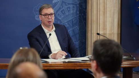 VUČIĆ RASTURIO SAVATOVIĆA SA N1: Evo ovako izgleda moj misaoni proces VUČIĆ RASTURIO SAVATOVIĆA SA N1: Evo ovako izgleda moj misaoni proces