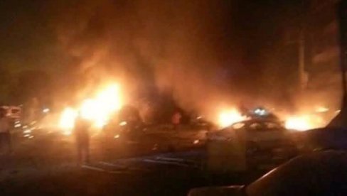 HAOS U AVGANISTANU: Eksplozije i pucnjava u Kabulu, vođa TTP bio meta (FOTO/VIDEO) HAOS U AVGANISTANU: Eksplozije i pucnjava u Kabulu, vođa TTP bio meta (FOTO/VIDEO)