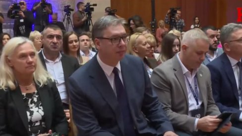 Vučić na 10. konferenciji o bezbednosti dece „Bezbednost i odgovornost“ (VIDEO) Vučić na 10. konferenciji o bezbednosti dece „Bezbednost i odgovornost“ (VIDEO)