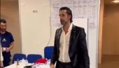LUDILO U SVLAČIONICI ZVEZDE: Tomovića ispolivali, pa održao govor o kome će se pričati
